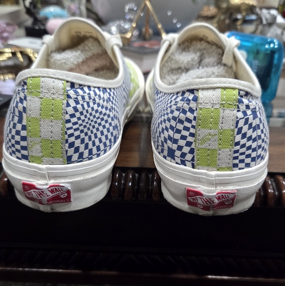 Vans Checkerboard Low-Top Sneakers in Lime & Navy - Picture 4 of 8